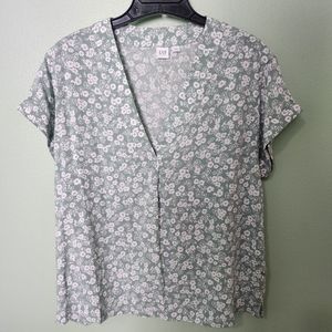 Women's GAP Cuffed Short Sleeve Green Floral V-Neck Top Size Medium